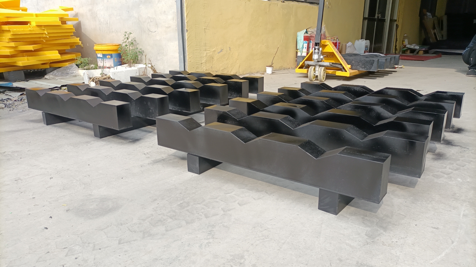 High Quality Eco-friendly UHMWPE Railway Sleepers customized size 